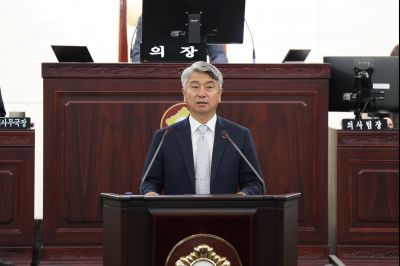 제243회 임시회 제2차 본회의 시정질문 3J2A8608_크기변경.JPG