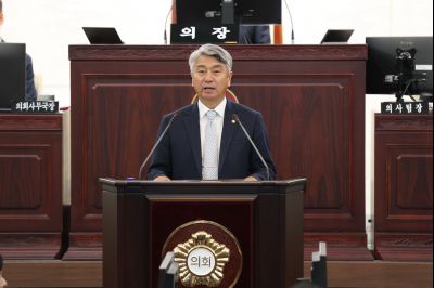 제243회 임시회 제2차 본회의 시정질문 3J2A8612_크기변경.JPG