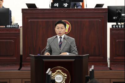 제243회 임시회 제2차 본회의 시정질문 3J2A8628_크기변경.JPG