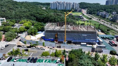 화성특례시청 및 화성특례시의회 건립공사현장, 남양읍 일원 항공촬영 DJI_20250807100934_0011_D_크기변경.JPG