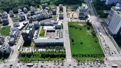 화성특례시청 및 화성특례시의회 건립공사현장, 남양읍 일원 항공촬영 DJI_20250807102012_0079_D_크기변경.JPG