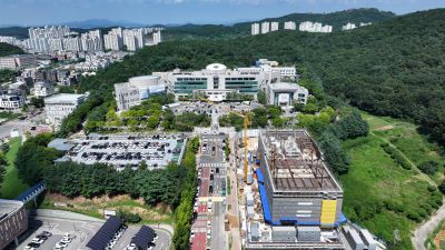 화성특례시청 및 화성특례시의회 건립공사현장, 남양읍 일원 항공촬영 DJI_20250807102124_0091_D_크기변경.JPG