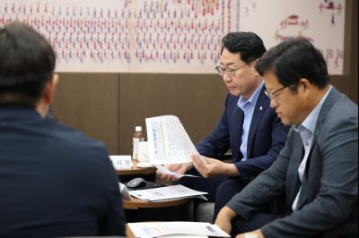 정명근 시장 수자원공사 관계자 면담 3J2A1573_크기변경.JPG