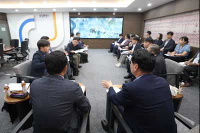 정명근 시장 수자원공사 관계자 면담 3J2A1584_크기변경.JPG