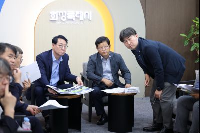 정명근 시장 수자원공사 관계자 면담 3J2A1614_크기변경.JPG