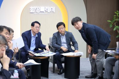 정명근 시장 수자원공사 관계자 면담 3J2A1615_크기변경.JPG
