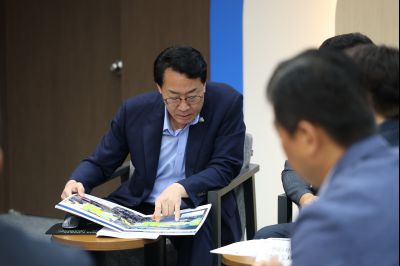 정명근 시장 수자원공사 관계자 면담 3J2A1628_크기변경.JPG