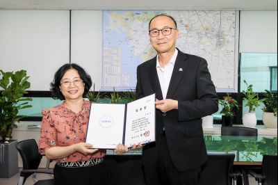 임기제 공무원 임용장 교부 KakaoTalk_20250808_163911442_18_크기변경.jpg