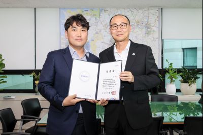 임기제 공무원 임용장 교부 KakaoTalk_20250808_163911442_13_크기변경.jpg
