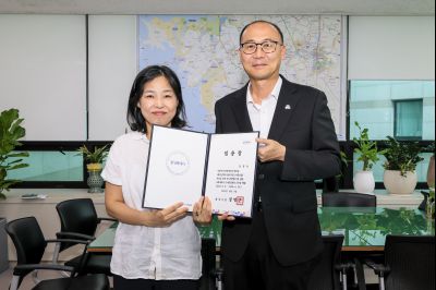 임기제 공무원 임용장 교부 KakaoTalk_20250808_163911442_10_크기변경.jpg