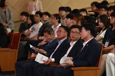 화성시인재육성재단 2025 장학증서 수여식 _42A1325_resize.JPG