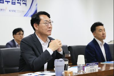 첨단반도체산업 육성.지원을 위한 화성특례시-한국나노기술원 업무협약식 KakaoTalk_20250818_071356542_02.jpg