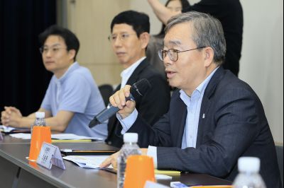 화성특례시 산업재해 예방 연구용역 협약식 및 착수보고회 photo_resize07.jpg