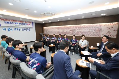 화성도시공사 탁구선수단 방문 photo_resize01.jpg