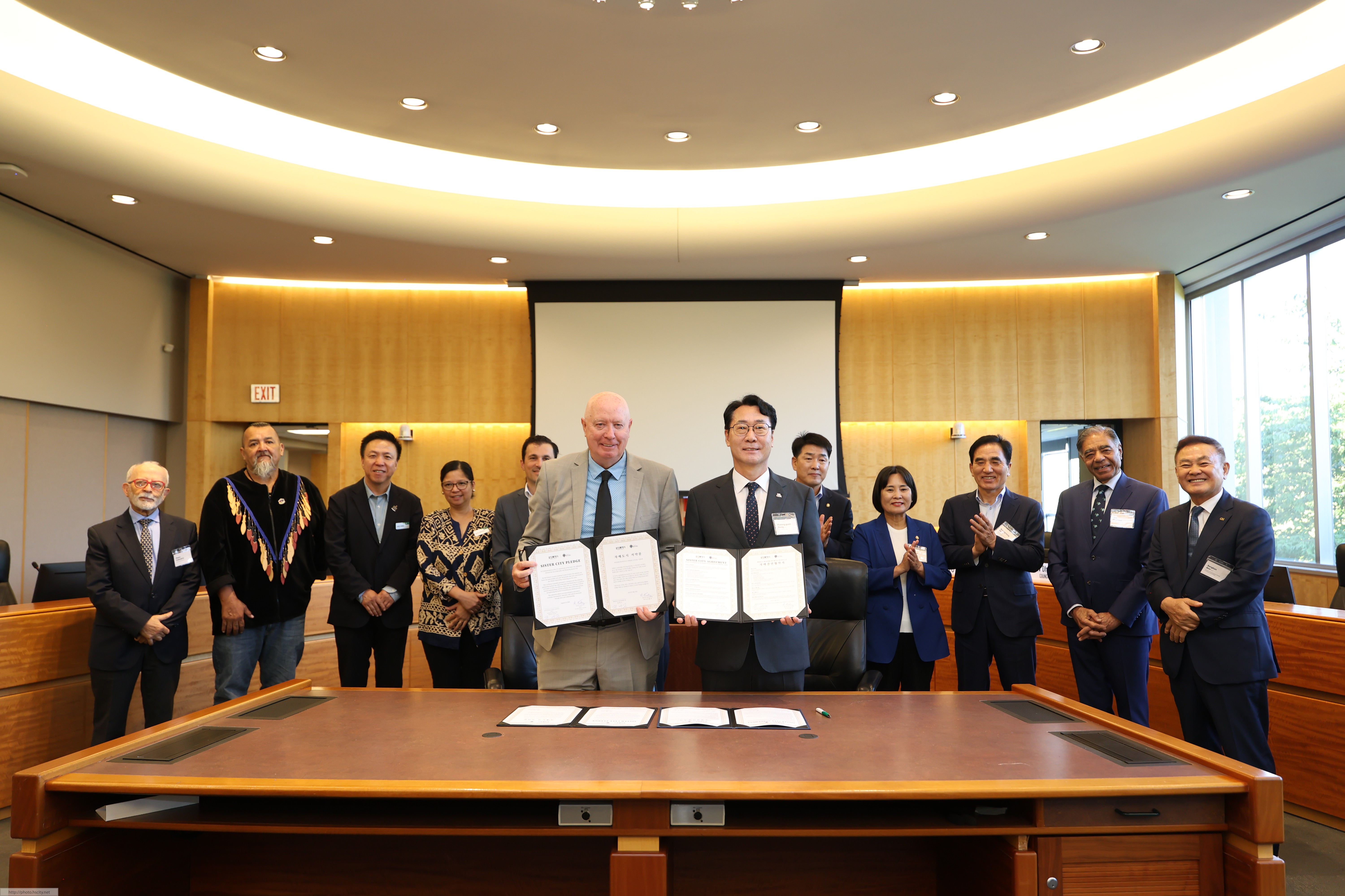 캐나다 버나비시 MOU체결 