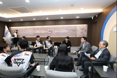 정명근 시장 프로볼링팀 우승격려 photo_resize28.jpg