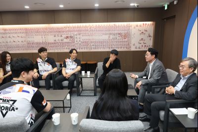 정명근 시장 프로볼링팀 우승격려 photo_resize44.jpg