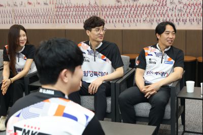 정명근 시장 프로볼링팀 우승격려 photo_resize02.jpg