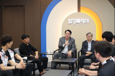 정명근 시장 프로볼링팀 우승격려 photo_resize05.jpg