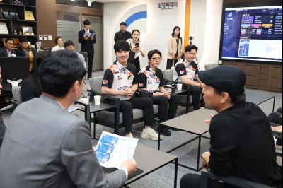 정명근 시장 프로볼링팀 우승격려 photo_resize06.jpg
