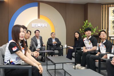 정명근 시장 프로볼링팀 우승격려 photo_resize07.jpg