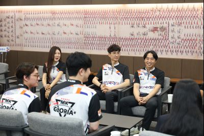 정명근 시장 프로볼링팀 우승격려 photo_resize08.jpg