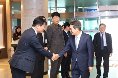 민생경제 현장투어 '달달버스' 화성시 방문 차담 C1KS6081.JPG