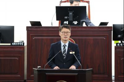 제246회 임시회 제2차 본회의 C1KS9173.JPG