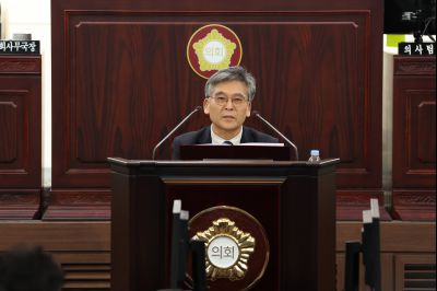 제246회 임시회 제2차 본회의 C1KS9196.JPG