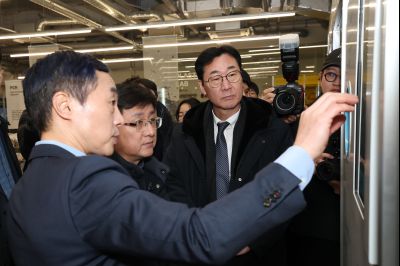 (환경부장관)플라스틱 재활용 현장방문 C1KS0240.JPG