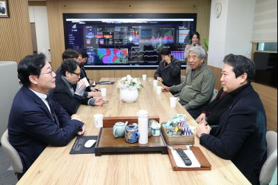 가나 대사 방문 C1KS1572.JPG