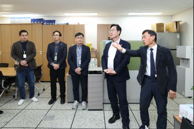 2025년 직원과의 송년인사 C1KS1784.JPG