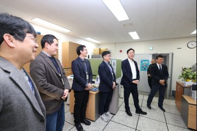 2025년 직원과의 송년인사 C1KS1790.JPG