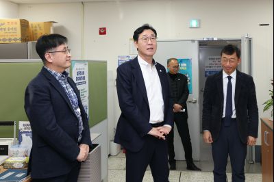 2025년 직원과의 송년인사 C1KS1793.JPG