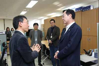 2025년 직원과의 송년인사 C1KS1799.JPG