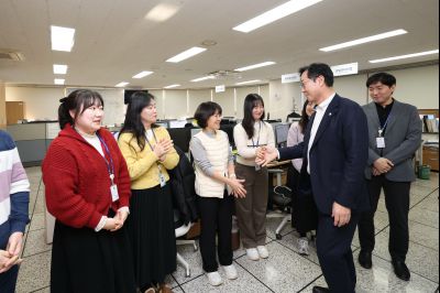 2025년 직원과의 송년인사 C1KS1822.JPG