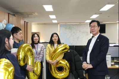 2025년 직원과의 송년인사 C1KS1874.JPG