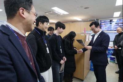 2025년 직원과의 송년인사 C1KS1932.JPG