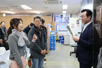 2025년 직원과의 송년인사 C1KS1968.JPG