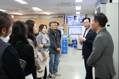 2025년 직원과의 송년인사 C1KS1973.JPG