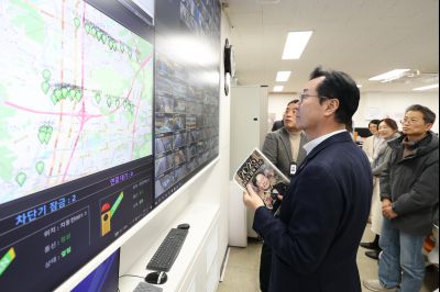 2025년 직원과의 송년인사 C1KS1979.JPG