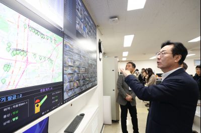 2025년 직원과의 송년인사 C1KS1985.JPG