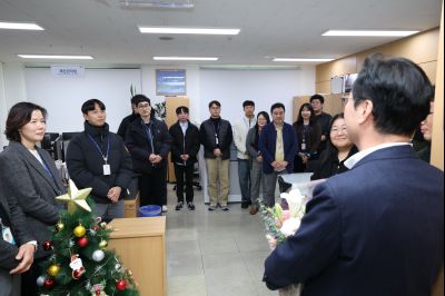 2025년 직원과의 송년인사 C1KS2104.JPG