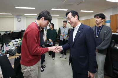 2025년 직원과의 송년인사 C1KS2139.JPG