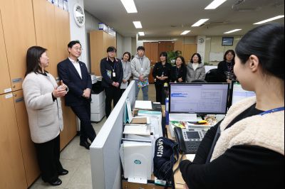 2025년 직원과의 송년인사 C1KS2150.JPG