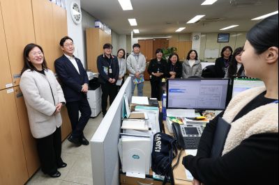 2025년 직원과의 송년인사 C1KS2154.JPG