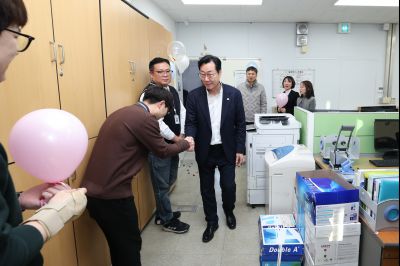 2025년 직원과의 송년인사 C1KS2186.JPG