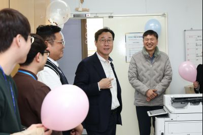 2025년 직원과의 송년인사 C1KS2215.JPG