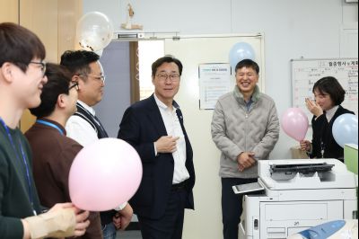 2025년 직원과의 송년인사 C1KS2216.JPG