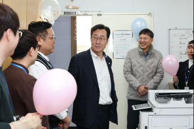 2025년 직원과의 송년인사 C1KS2219.JPG